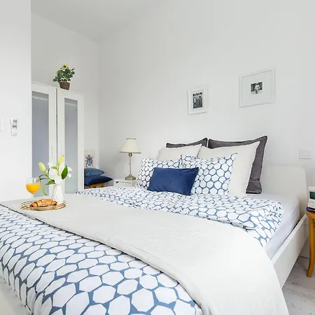 Palm Aparts Apartment Warsaw