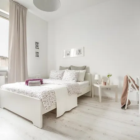 Palm Aparts Apartment Warsaw